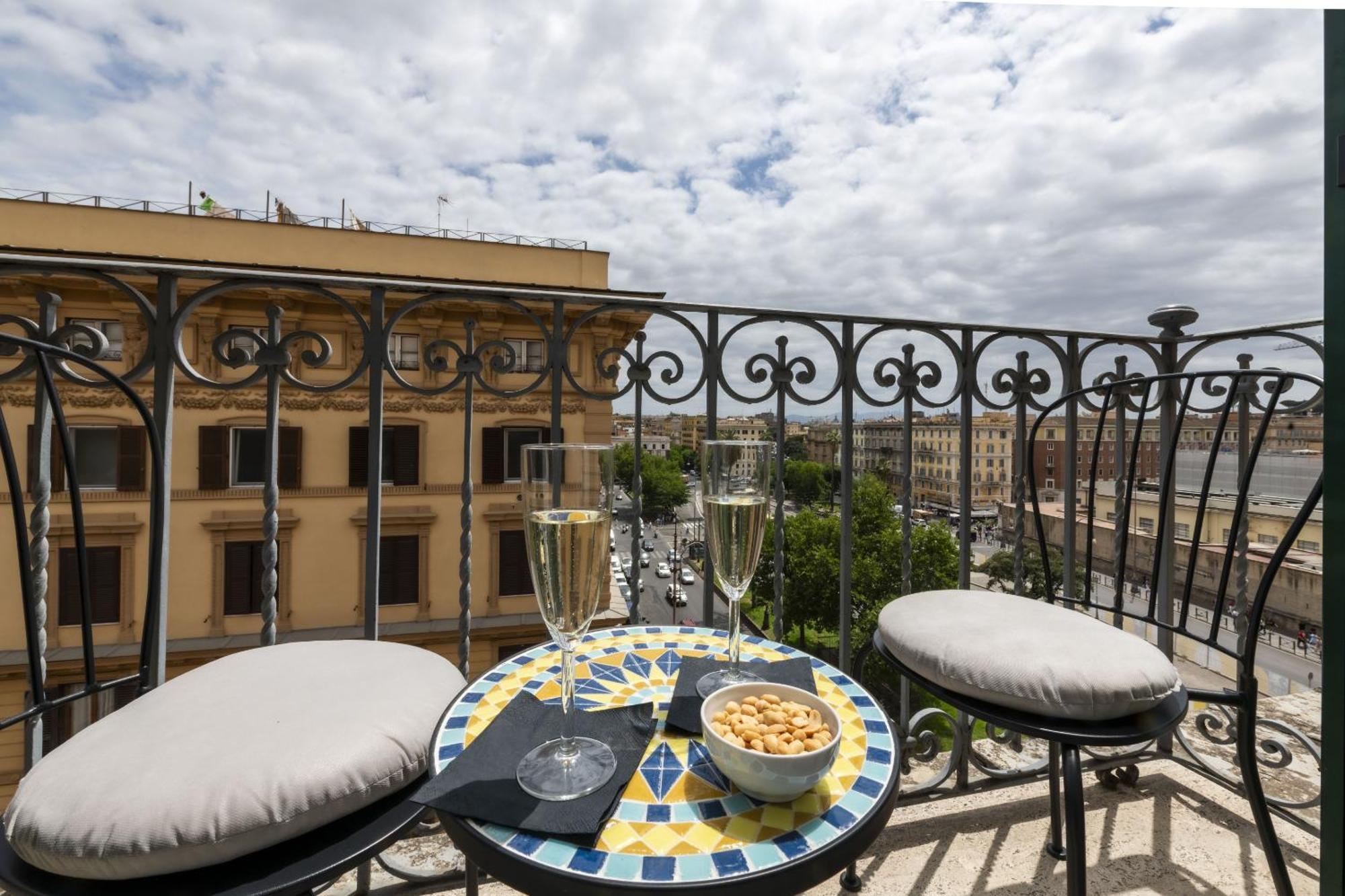 ローマ St Peter Twelve Bed & Breakfast エクステリア 写真