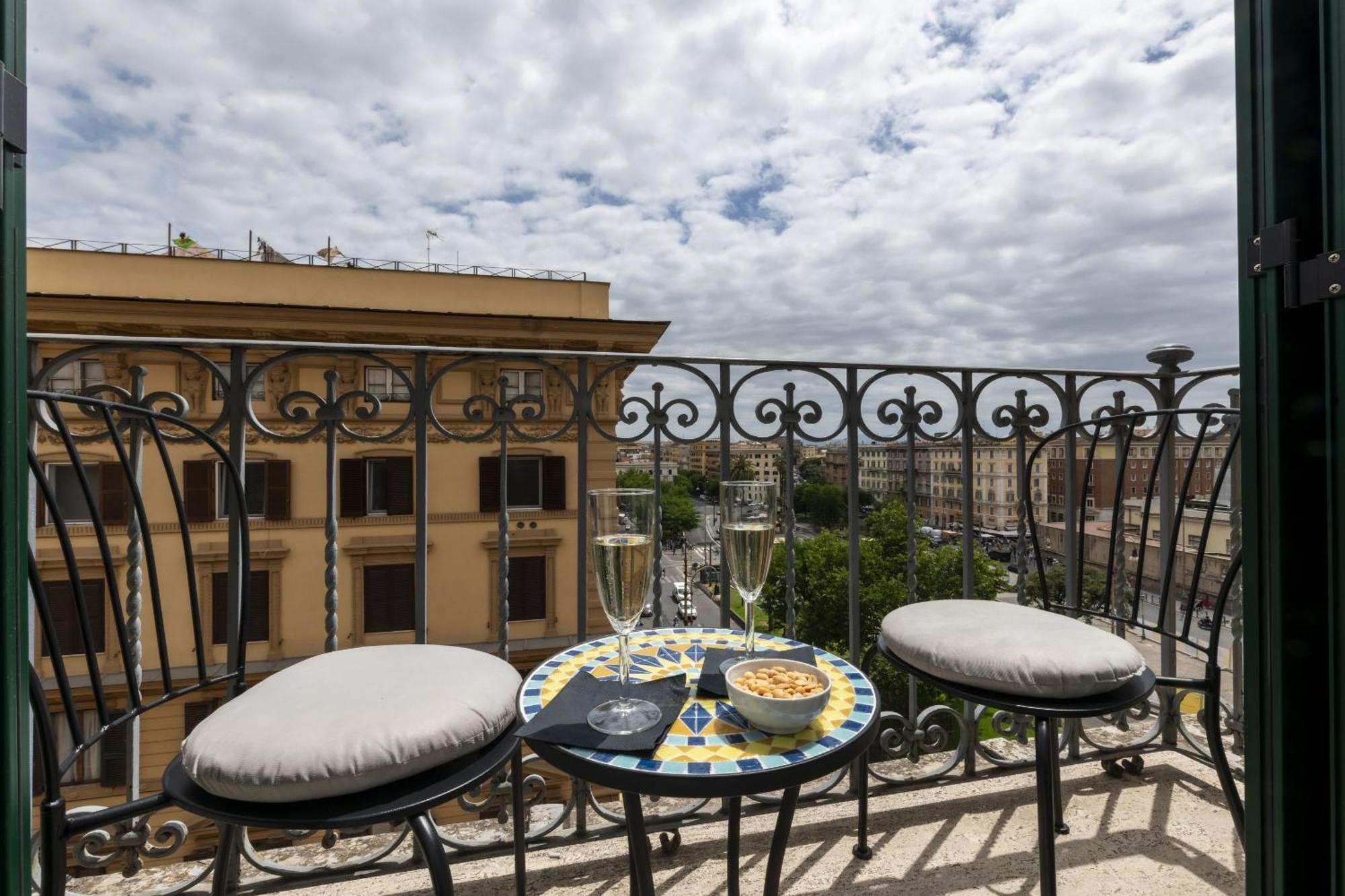 ローマ St Peter Twelve Bed & Breakfast エクステリア 写真
