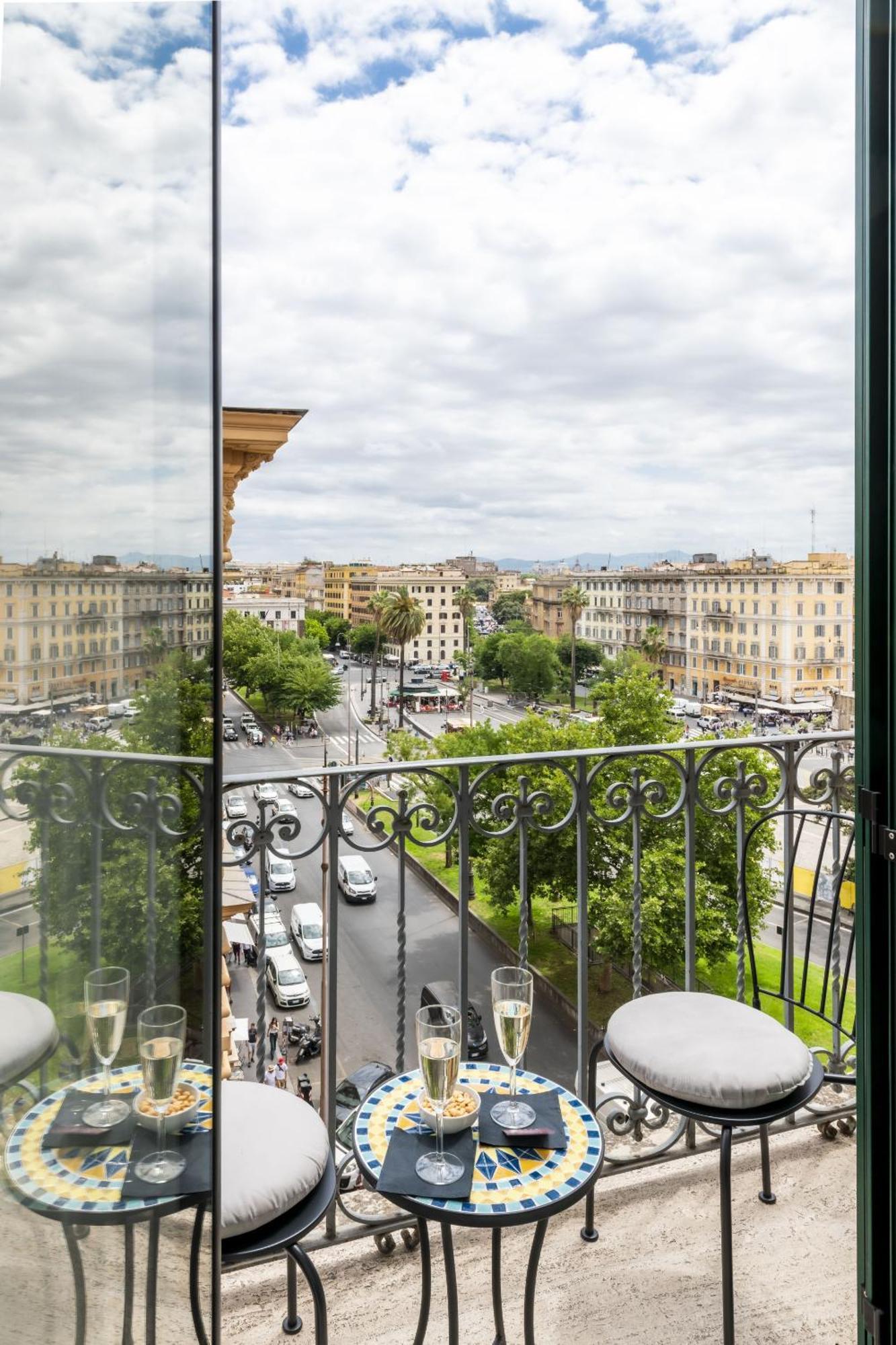 ローマ St Peter Twelve Bed & Breakfast エクステリア 写真